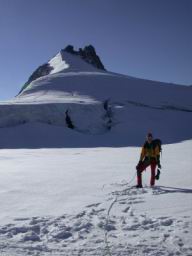 DSCN3634.jpg: Vor dem Gipfelaufschwung auf die Hochwilde (Nordgipfel 3458m)